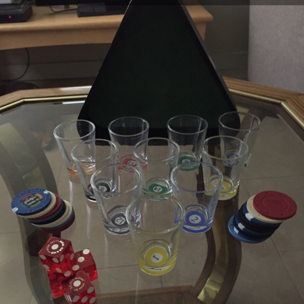 Drinking game set